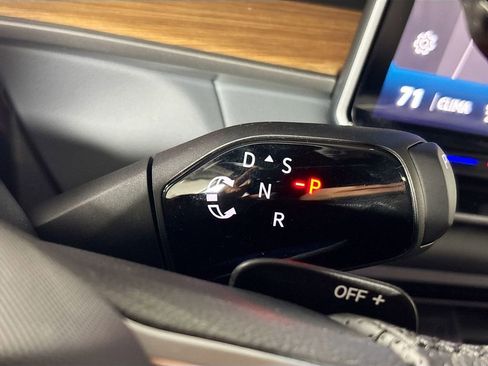 New 2026 Volkswagen Tiguan SEL R-Line image 18