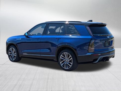 Used 2026 Cadillac Vistiq Luxury w/ LPO, Floor Liner Package AWD/4WD image 4