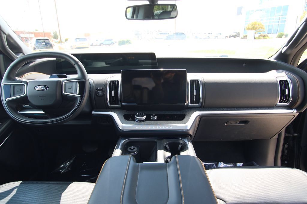 Used 2025 Ford Expedition Tremor AWD/4WD image 44