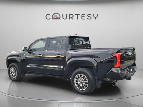 Used 2025 Toyota Tacoma Limited image 3