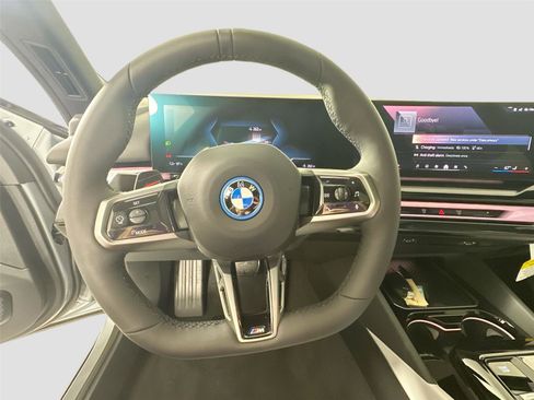 New 2026 BMW i5 eDrive40 w/ M Sport Package RWD image 12