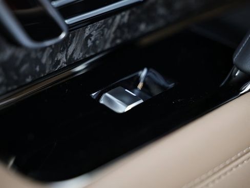 New 2025 Land Rover Range Rover Sport SE image 31