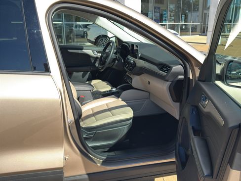 Used 2021 Ford Escape SEL image 7