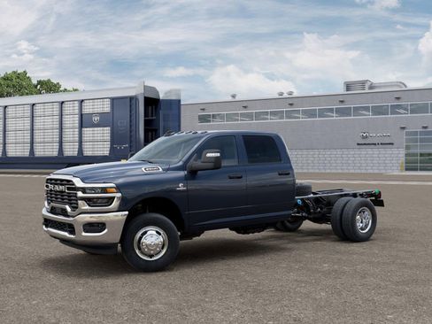 New 2026 RAM 3500 Tradesman AWD/4WD image 3