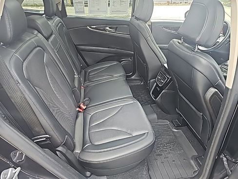 Used 2022 Lincoln Nautilus Reserve w/ Monochromatic Package image 27