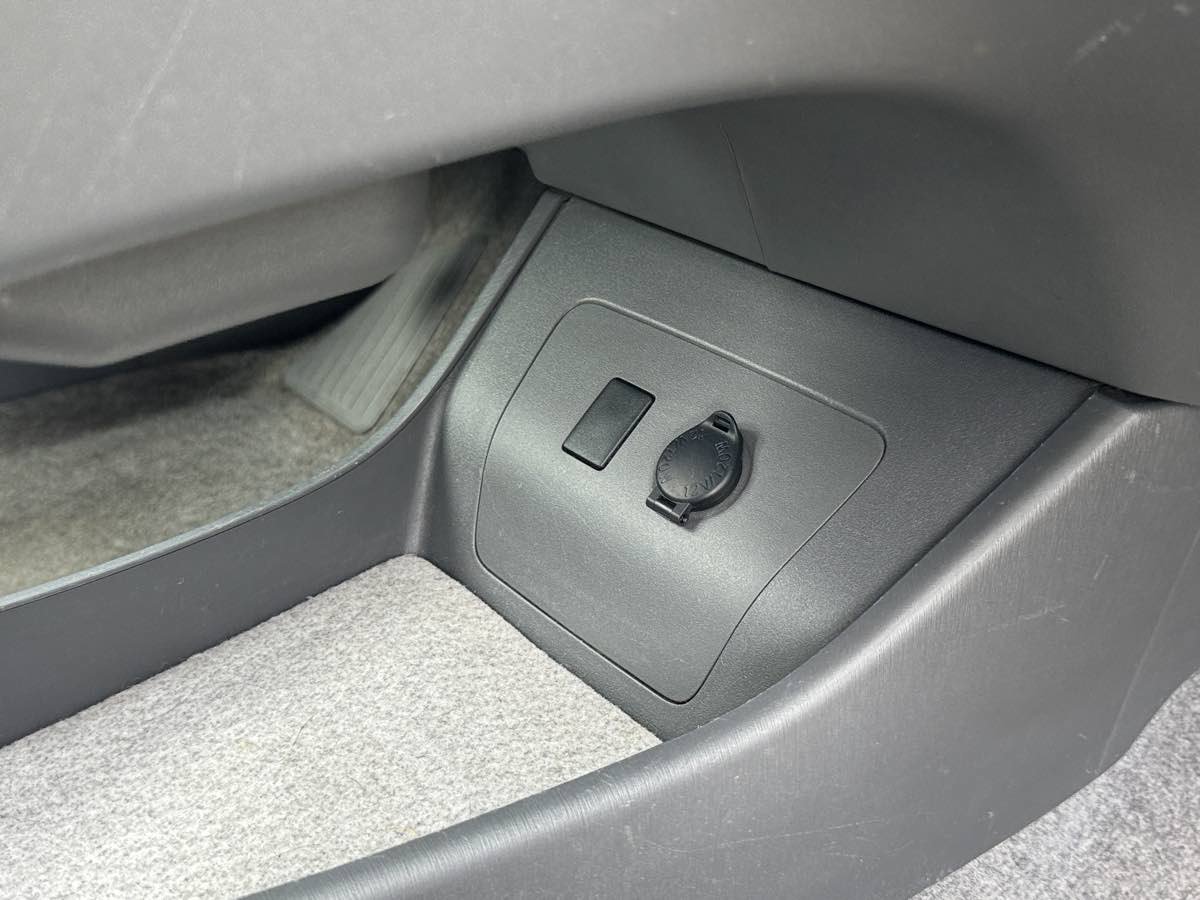Used 2010 Toyota Prius Three w/ Navigation Pkg FWD image 16
