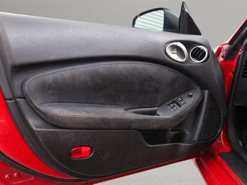 Used 2009 Nissan 370Z Touring RWD image 16