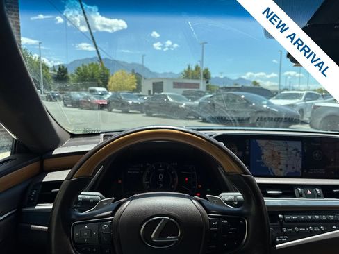 Used 2019 Lexus ES 350 w/ Accessory Package FWD image 20