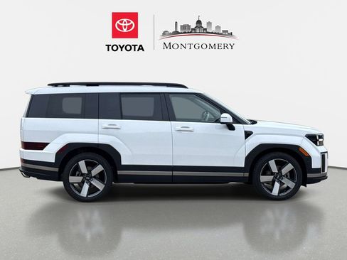 Used 2024 Hyundai Santa Fe Limited FWD image 2