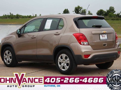 Used 2018 Chevrolet Trax LS FWD image 6
