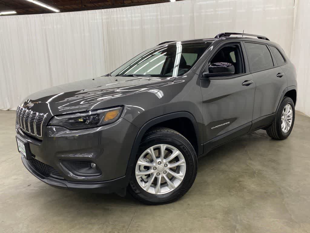 Used 2022 Jeep Cherokee Latitude Lux w/ Mopar Interior Package AWD/4WD image 1