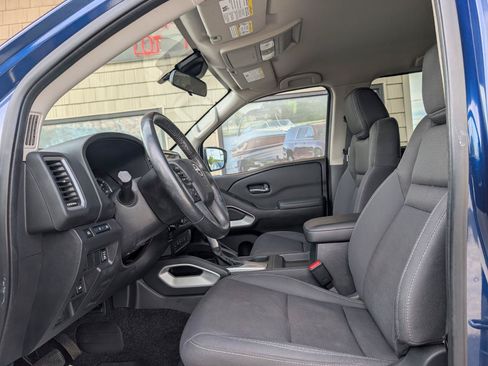 Used 2022 Nissan Frontier SV AWD/4WD image 13
