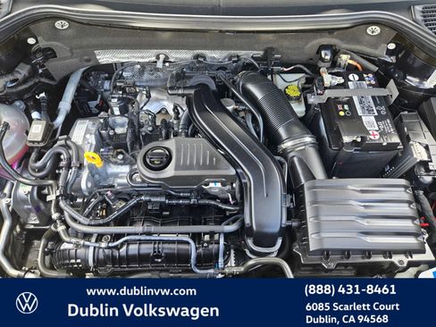 Certified 2023 Volkswagen Taos SE w/ Panoramic Sunroof Package FWD image 25