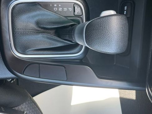 Certified 2023 Kia Soul LX w/ LX Technology Package FWD image 28