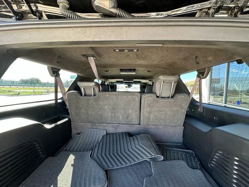 Used 2017 Cadillac Escalade ESV Platinum image 18