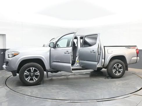 Used 2019 Toyota Tacoma TRD Sport AWD/4WD image 52