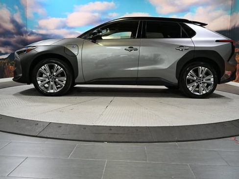 Used 2023 Subaru Solterra AWD image 4