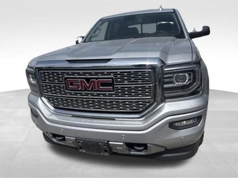Used 2018 GMC Sierra 1500 Denali w/ Denali Ultimate Package AWD/4WD image 2