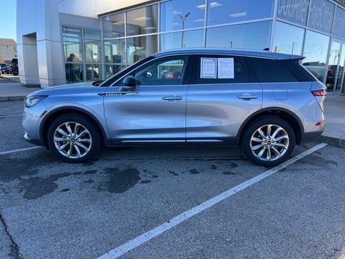 Used 2022 Lincoln Corsair FWD w/ Premium Package image 2