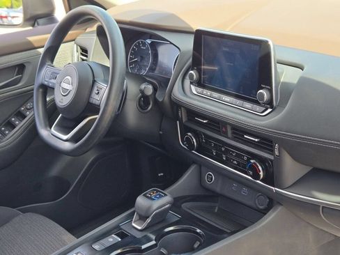 Used 2022 Nissan Rogue S FWD image 5