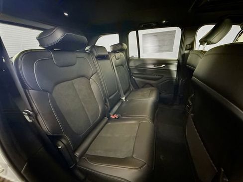 New 2025 Jeep Grand Cherokee Laredo image 26