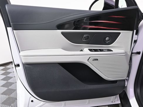 New 2026 Lincoln Nautilus Premier w/ Equipment Group 102A AWD/4WD image 22