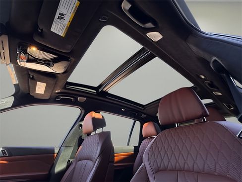 Used 2023 BMW X7 M60i w/ Executive Package image 23