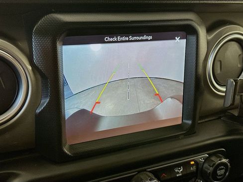 Used 2019 Jeep Wrangler Unlimited Sahara AWD/4WD image 20