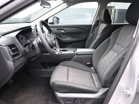 Used 2024 Nissan Rogue SV FWD image 12