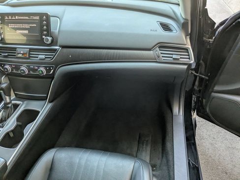 Used 2018 Honda Accord Touring image 26