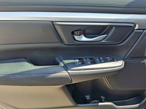 Used 2018 Honda CR-V LX image 12