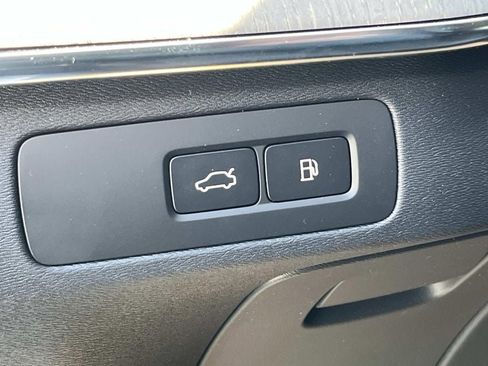 New 2026 Volvo XC90 T8 Ultra w/ Lounge Package image 24