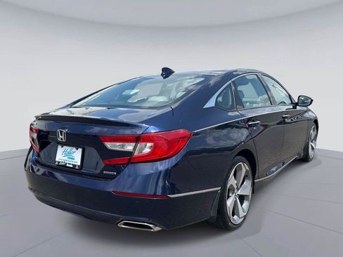Certified 2018 Honda Accord Touring image 4