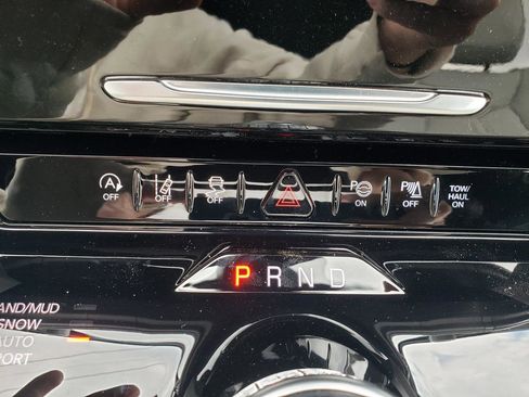 New 2026 Jeep Grand Wagoneer 4WD image 17