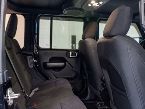 Used 2019 Jeep Wrangler Unlimited Sport S image 6