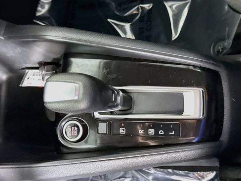 Used 2021 Nissan Kicks S FWD image 20