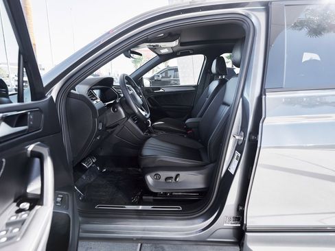 Used 2024 Volkswagen Tiguan SE R-Line image 18