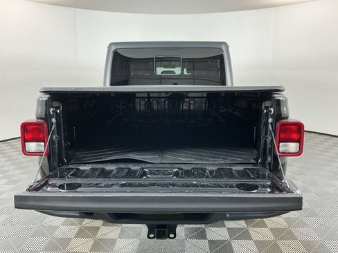 Used 2021 Jeep Gladiator Sport AWD/4WD image 7