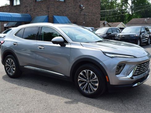 Used 2025 Buick Envision Preferred AWD/4WD image 4