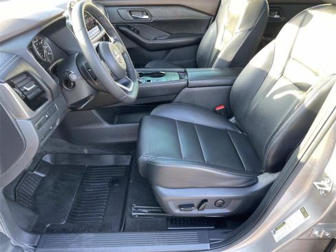 Used 2022 Nissan Rogue SL w/ SL Premium Package image 15