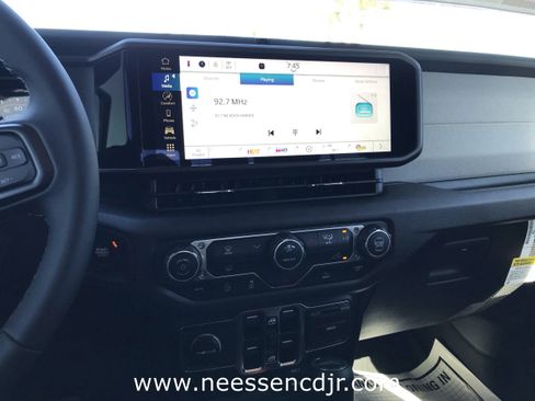 New 2025 Jeep Gladiator Sport image 27