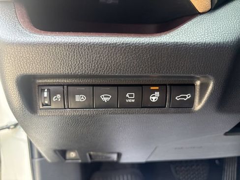 Used 2022 Toyota RAV4 Limited AWD/4WD image 9