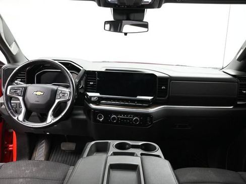 Used 2022 Chevrolet Silverado 1500 LT AWD/4WD image 20