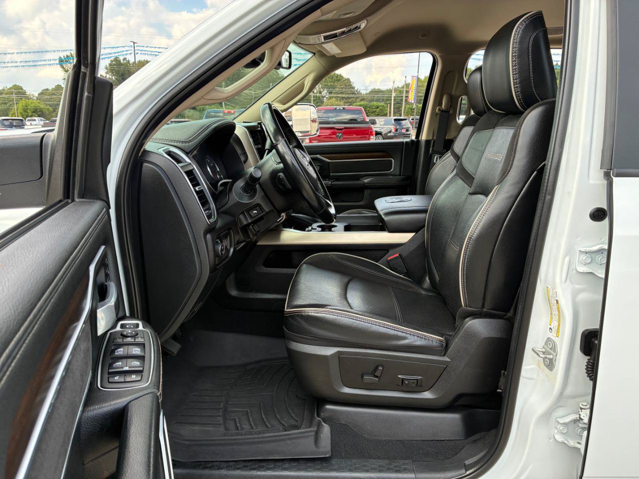 Used 2022 RAM 2500 Laramie AWD/4WD image 12