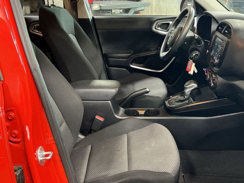 Used 2021 Kia Soul LX image 27