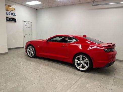 Used 2021 Chevrolet Camaro SS RWD image 11