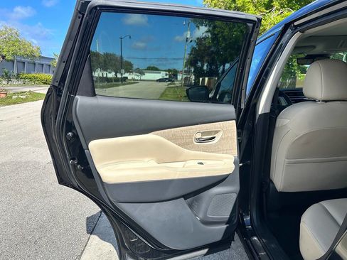 Used 2024 Nissan Murano SL image 31