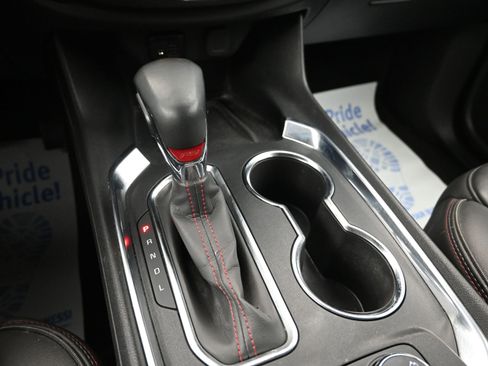 Used 2023 Chevrolet Traverse RS image 18