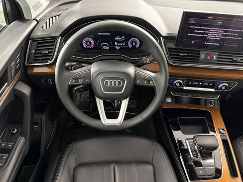 Used 2023 Audi Q5 2.0T Premium Plus w/ Premium Plus Package AWD/4WD image 12