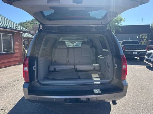 Used 2007 Chevrolet Suburban 2500 LT w/ LT Preferred Equipment Group AWD/4WD image 14